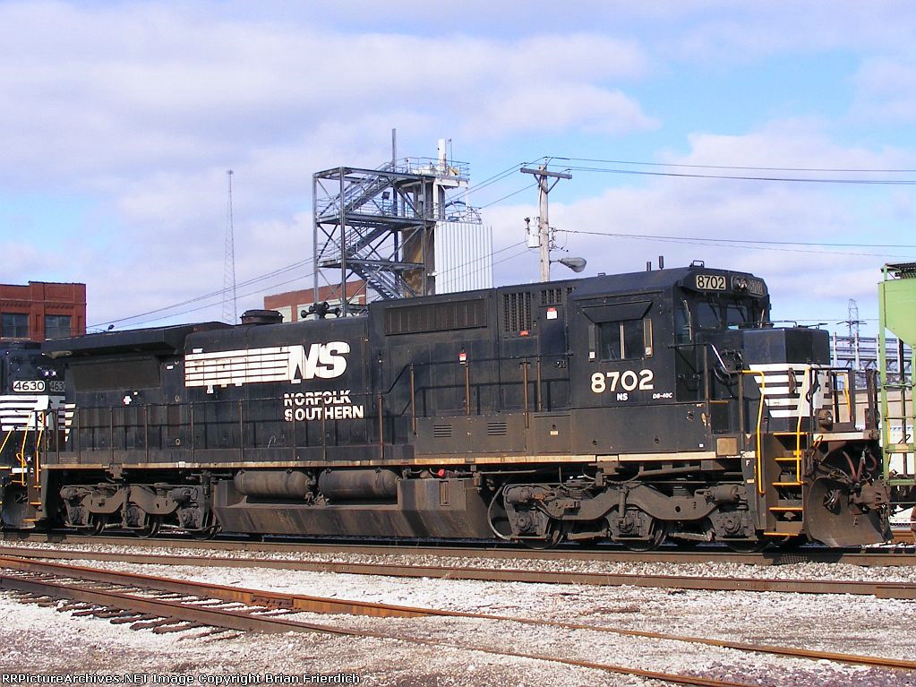 NS 8702